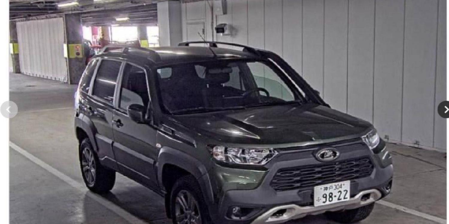На автомобильном аукционе в Японии продают Lada Niva Travel