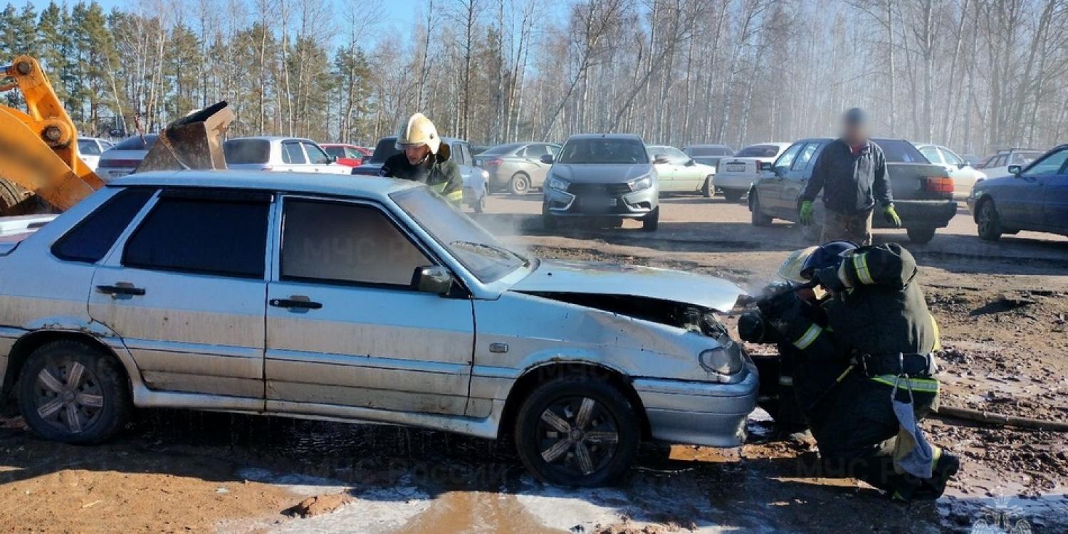 В Новозыбкове Брянской области произошло возгорание автомобиля